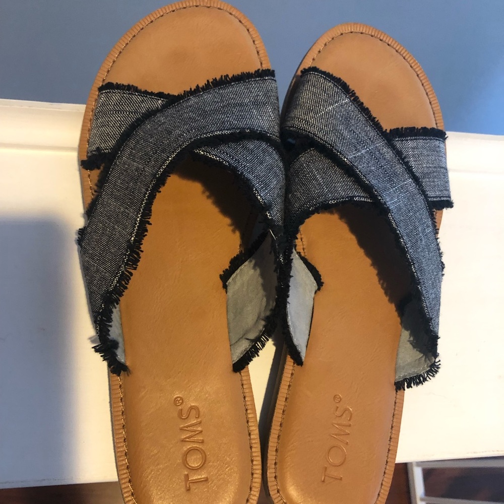 New Toms Chambray Sandals